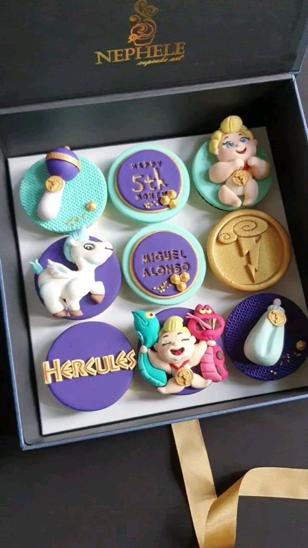 Nepheli Cupcake Art